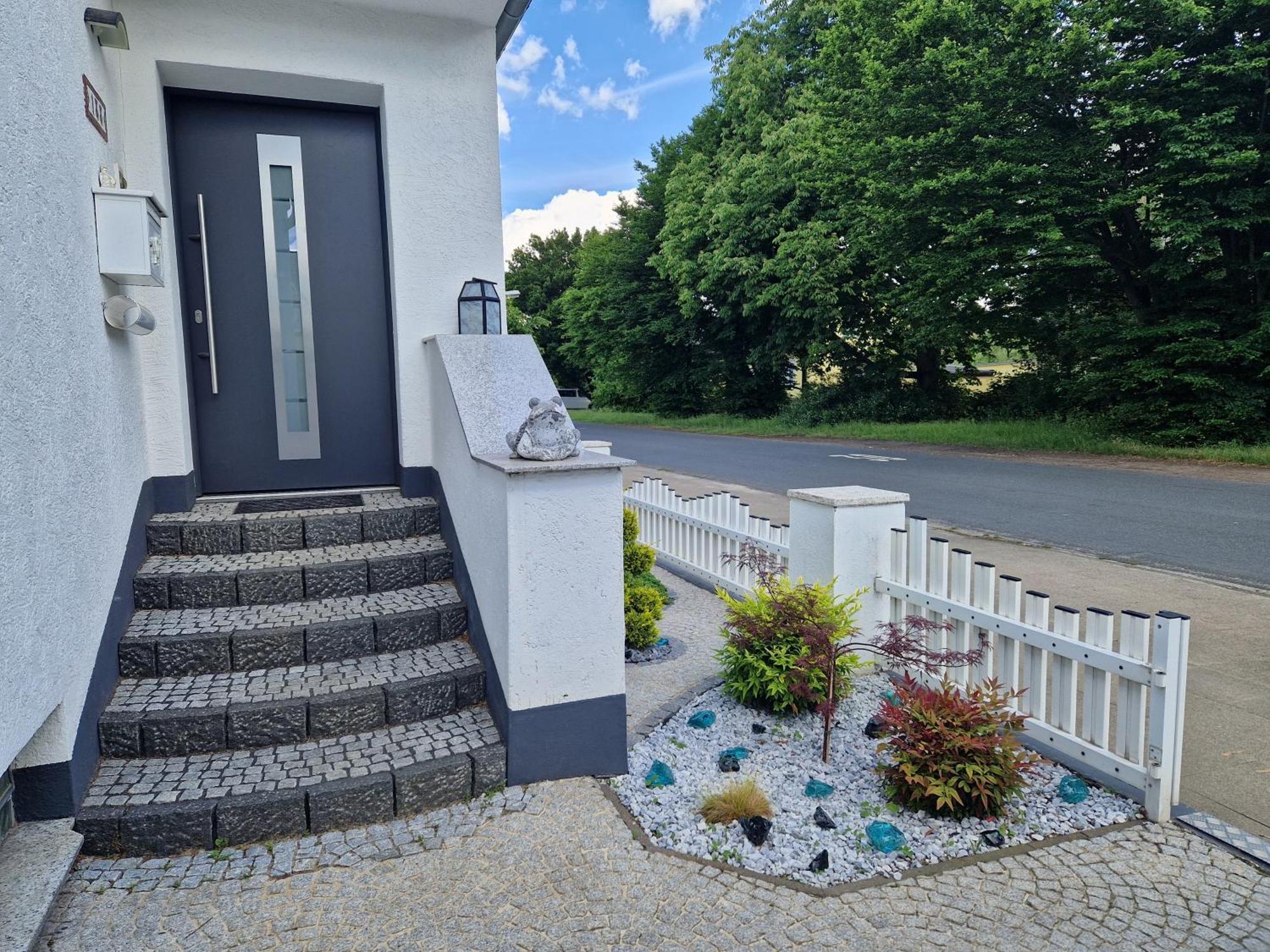 Ca 85 Qm Zzgl 17 Qm Terrasse Appartement *